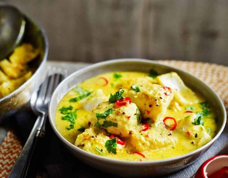 Menu55 - Rybí curry se slávkami, a bambusem, bramborová kaše. a:2,4,7,9,14