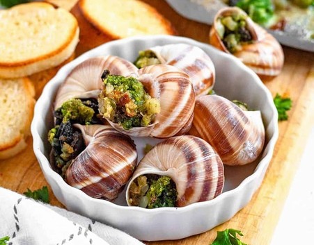 Menu55 - Šneci po burgundsku, 6ks, (předkrm)
