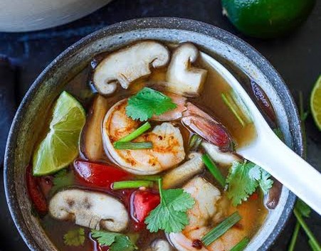 Menu55 - Thajská polévka s citronovou trávou a mořskými plody